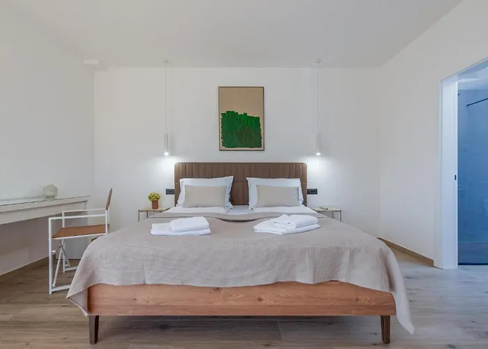 Vakantiehuis Lovely In *